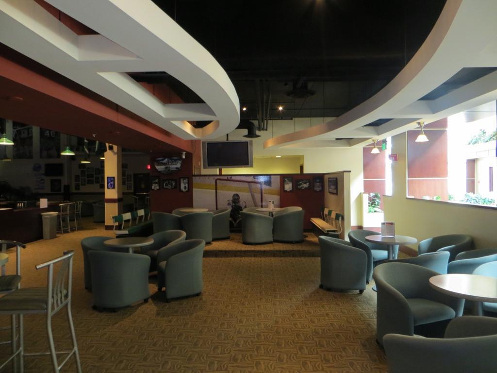 Canad Inns Destination Center Grand Forks Exterior photo