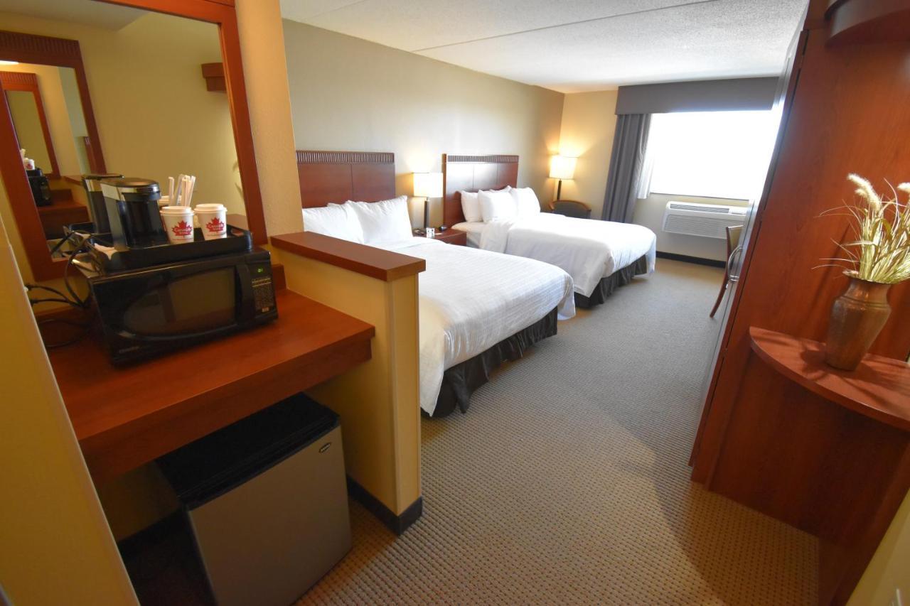 Canad Inns Destination Center Grand Forks Exterior photo