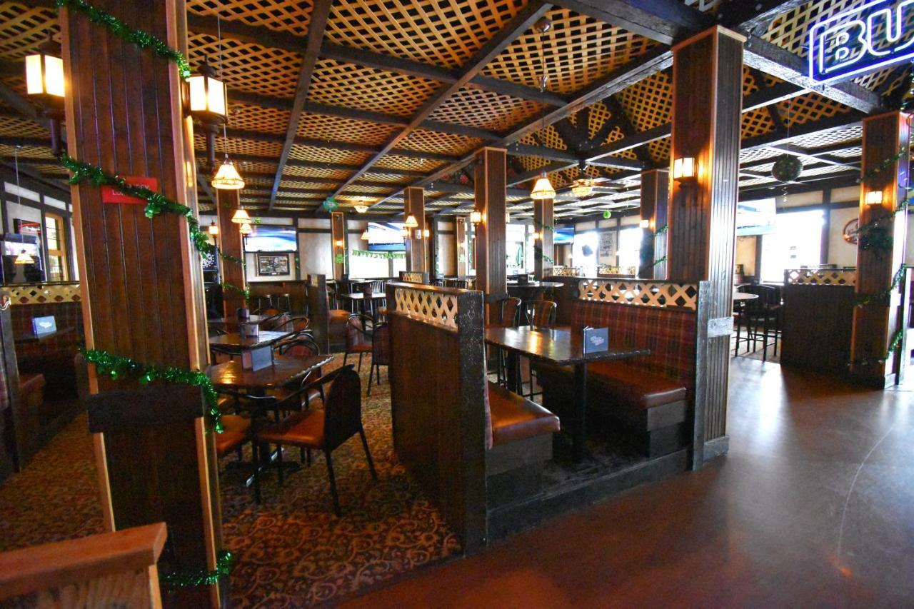 Canad Inns Destination Center Grand Forks Exterior photo